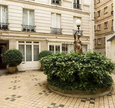Large&bright Apartment, Paris, Montmartre-opéra, Picturesque Rue Des Martyrs Parigi