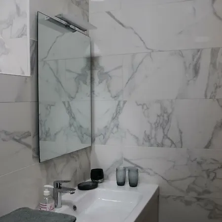 Large&bright Apartment, Paris, Montmartre-opéra, Picturesque Rue Des Martyrs