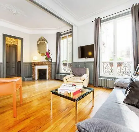Large&bright Apartment, Paris, Montmartre-opéra, Picturesque Rue Des Martyrs Hotel